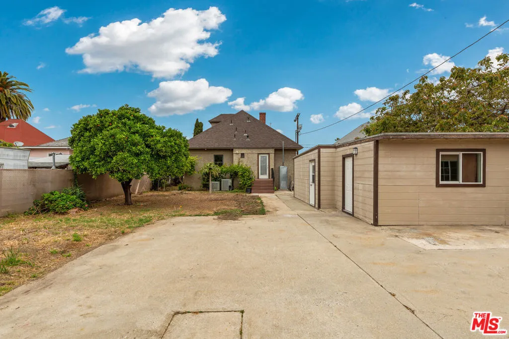 1492 W 28th Street, Los Angeles, California 90007 home-pic-50